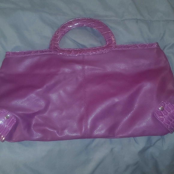Purple clutch - Picture 1 of 4